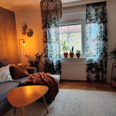 דירה Top Floor Apartment & Own Parking Spot טמפרה