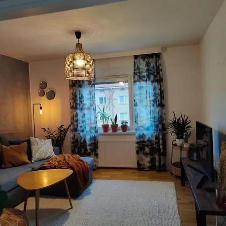 Top Floor Apartment & Own Parking Spot *