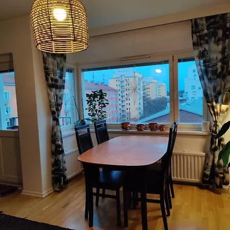 דירה Top Floor Apartment & Own Parking Spot