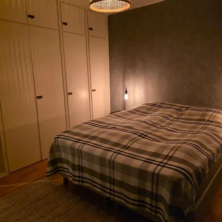 דירה Top Floor Apartment & Own Parking Spot *