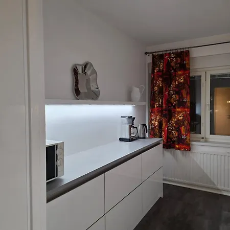דירה Top Floor Apartment & Own Parking Spot טמפרה
