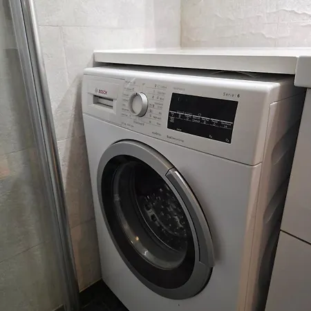 דירה Top Floor Apartment & Own Parking Spot *
