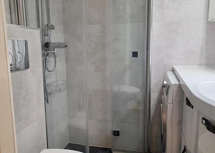 Floor & Free Parking Next To Tammela Stadium *